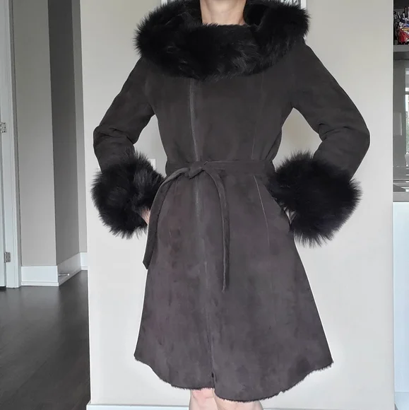 π 4X HOST PICK π π₯NEW π₯ Genuine Shearling Coat with Hood - Picture 10 of 16